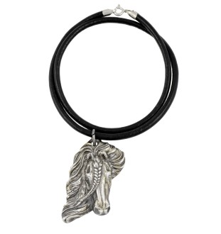 Cheval bai - collier avec un cheval, pendentif en plaqué argent pour les fans de chevaux, bijoux uniques de la marque Art-Dog