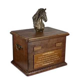 Braunes Pferd - Eine Urne für die Asche eines Pferdes mit einer Statue, personalisierte Urne mit Gravur, große Schachtel für Pferdeasche von der Marke Art-Dog.