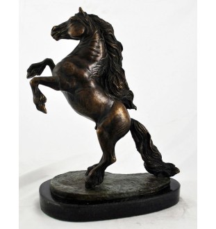 Braunes Pferd - exklusive Pferdestatue, luxuriöse Innenraumgestaltung, exklusive Edition von Figuren der Marke Art-Dog