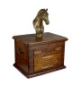 Cheval hanovrien - une grande urne pour les cendres de cheval, une urne personnalisée avec une statuette, une boîte pour les cendres de cheval de la marque Art-Dog