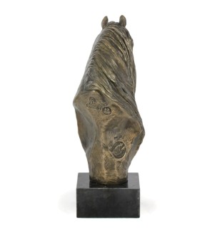 Poney Fell-Tinker-Gitan-Cob irlandais - une grande statuette avec un cheval, un buste sur un socle en pierre, un prix prestigieux dans le concours de la marque Art-Dog