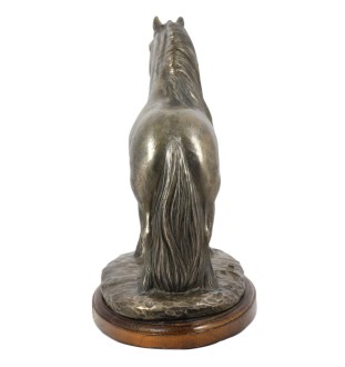 Étalon de poney Fell - statuette avec un cheval, silhouette de cheval sur du bois, un prix prestigieux dans le concours de la marque Art-Dog