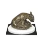 Bull Terrier, Bullterrier II - Hundestatue, Figur auf weißem Sockel, Trophäe für die Art-Dog-Hundeaustellung.