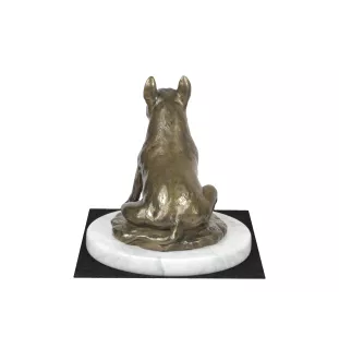 Bull Terrier, Bullterrier III - Hundestatue, Figur auf weißem Marmor, Trophäe für die Art-Dog-Hundeaustellung