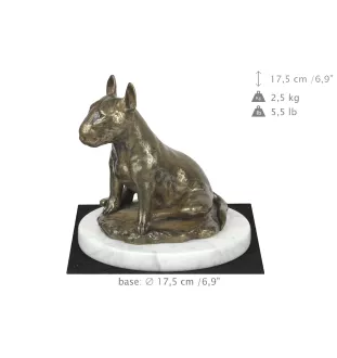 Bull Terrier, Bullterrier III - Hundestatue, Figur auf weißem Marmor, Trophäe für die Art-Dog-Hundeaustellung