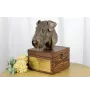 Airedale Terrier, Waterside Terrier - Eine Ascheurne für Hunde mit einer Statuette, eine kleine Urne für Hunde, eine personalisierte Urne mit dem Porträt eines Hundes von der Marke Art-Dog.