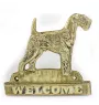 Airedale Terrier, Waterside Terrier, Bingley Terrier - une plaque de porte avec un chien, une plaque de bienvenue en laiton, une enseigne exceptionnelle avec l'inscription Welcome de la marque Art-Dog
