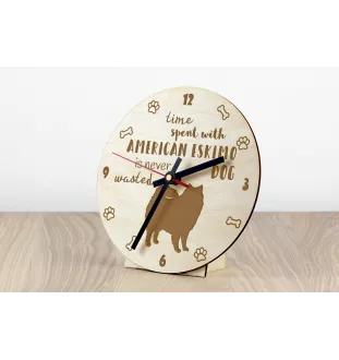 Esquimau américain, American Eskimo Dog, American Spitz - horloge avec chien, horloge en bois avec gravure, horloge personnalisée par Art-Dog