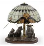 American Staffordshire Terrier, Amstaff, Am staff, Staff - lampe avec un abat-jour en vitrail, lampe de table avec une statuette de chien, décoration intérieure dans le style rétro de la marque Art-Do
