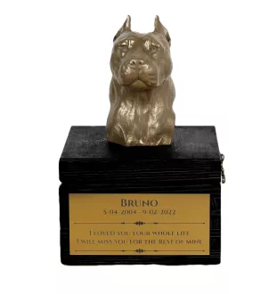 American Staffordshire Terrier, Amstaff, Am staff, Staff III - une urne avec une gravure et une sculpture de chien, un dernier adieu, un produit fait à la main de la marque Art-Dog
