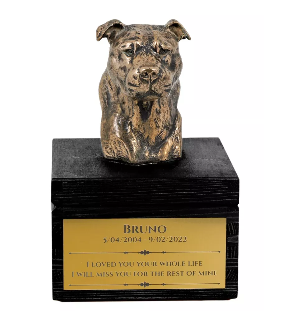 American Staffordshire Terrier, Amstaff I - an urn with an engraving and a sculpture of a dog, a handmade product by the Art-Dog brand.