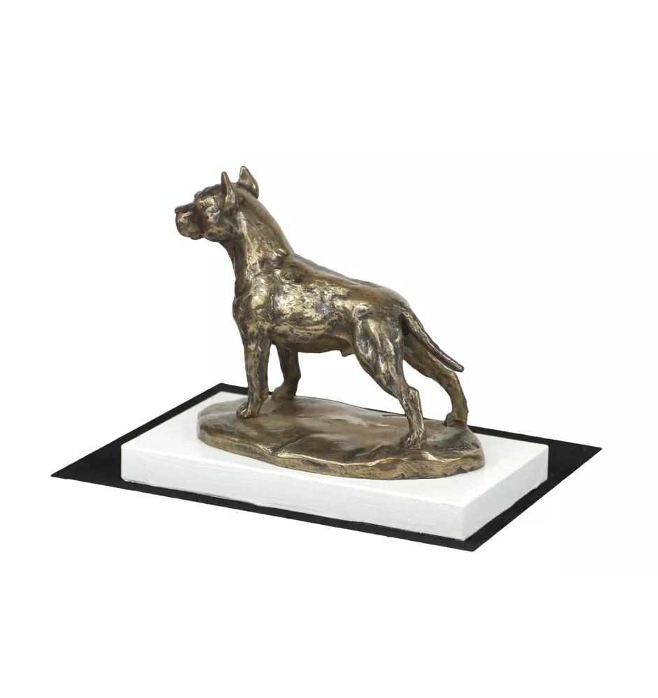 Amerykański Staffordshire terrier statuetka na białym drewnie Art-Dog