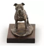 American Staffordshire Terrier, Amstaff II - Hundestatue, Figur auf weißem Marmor, Trophäe für die Art-Dog-Hundeaustellung