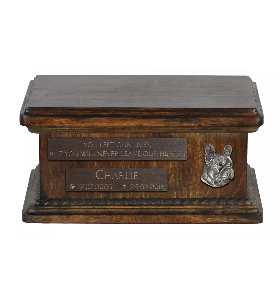 Bouledogue français I - urne en bois pour les cendres d'un chien, urne personnalisée avec une gravure, petite urne pour les cendres de chien de la marque Art-Dog