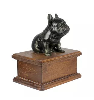Französische Bulldogge - Eine Urne für die Asche eines Hundes mit einer Statue, eine personalisierte hölzerne Urne, eine kleine Urne für Hundeschnuppen der Marke Art-Dog.