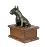 Bulterier niska urna z siedzącą figurką z żywicy Art-Dog