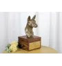 Basenji, Kongo-Terrier - Eine Ascheurne für Hunde mit einer Statuette, eine kleine Urne für Hunde, eine personalisierte Urne mit dem Porträt eines Hundes von der Marke Art-Dog.
