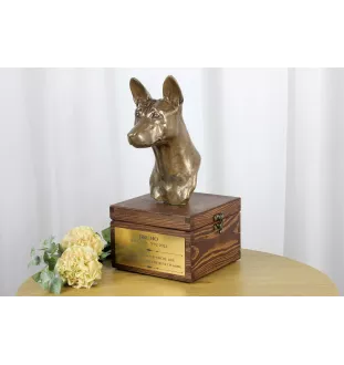Basenji, Kongo-Terrier - Eine Ascheurne für Hunde mit einer Statuette, eine kleine Urne für Hunde, eine personalisierte Urne mit dem Porträt eines Hundes von der Marke Art-Dog.