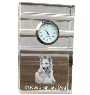 Berger basque - une horloge en verre avec une photo, une photo de chien dans un cristal, une horloge de bureau personnalisée de la marque Art-Dog