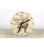 Baskischer Schäferhund, Pastor Vasco - Uhr mit Hund, Holzuhr mit Gravur, personalisierte Uhr von Art-Dog