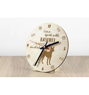 Basenji, Terrier Nyam-Nyam, Terrier du Congo - horloge avec chien, horloge en bois, horloge murale pour les amoureux des chiens, horloge de bureau et étagère, Art-Dog