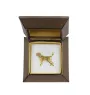 Beagle - Hundebrosche in dekorativer Box, elegante vergoldete Anstecknadel, Jackenbrosche der Marke Art-Dog