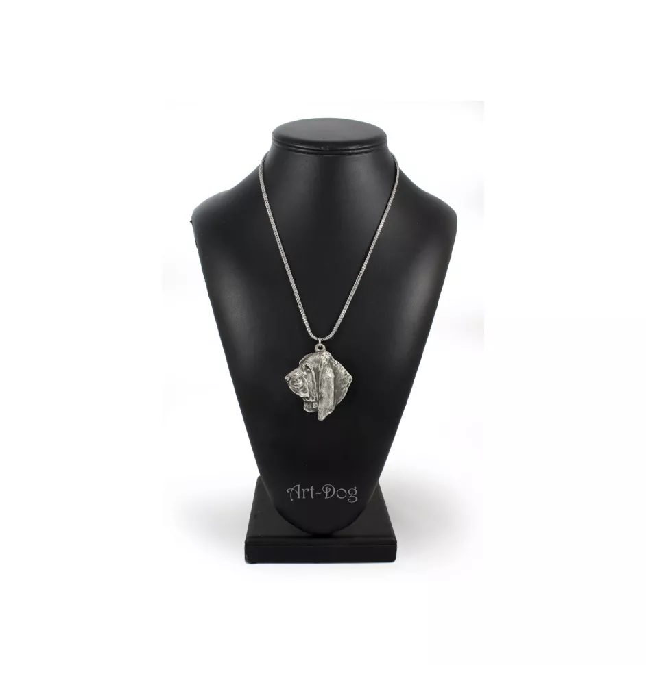 Basset Hound I - un collier avec un chien, un pendentif de chien sur une chaîne en argent, un bijou unique de la marque Art-Dog