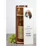 Basset Hound - une boîte géométrique avec une photo et un texte pour le vin de la marque Art-Dog