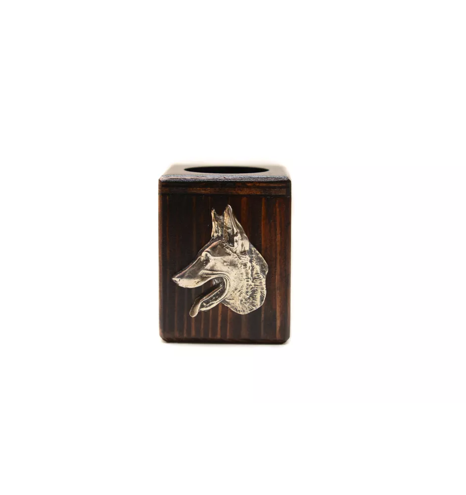 Azawakh, Azawagh I - bougeoir en bois avec un chien, un souvenir unique après la perte d'un chien, une œuvre artisanale de la marque Art-Dog