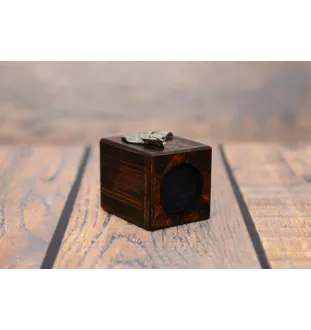 Azawakh, Azawagh I - bougeoir en bois avec un chien, un souvenir unique après la perte d'un chien, une œuvre artisanale de la marque Art-Dog