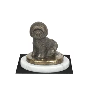 Bichon Frise, Gelockter Bichon, Tenneriffahündchen - Hundestatue, Figur auf weißem Marmor, Trophäe für die Art-Dog-Hundeaustellung