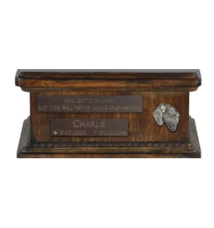 Terrier noir russe - urne pour cendres de chien, urne personnalisée avec une statuette, urne en bois avec un chien de la marque Art-Dog