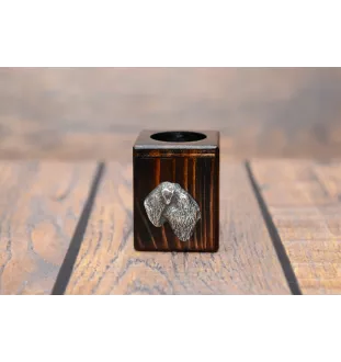 Terrier noir russe - bougeoir en bois avec un chien, un souvenir unique après la perte d'un chien, une œuvre artisanale de la marque Art-Dog