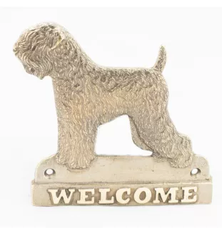 Terrier noir russe - une plaque de porte avec un chien, une plaque de bienvenue en laiton, une enseigne exceptionnelle avec l'inscription Welcome de la marque Art-Dog
