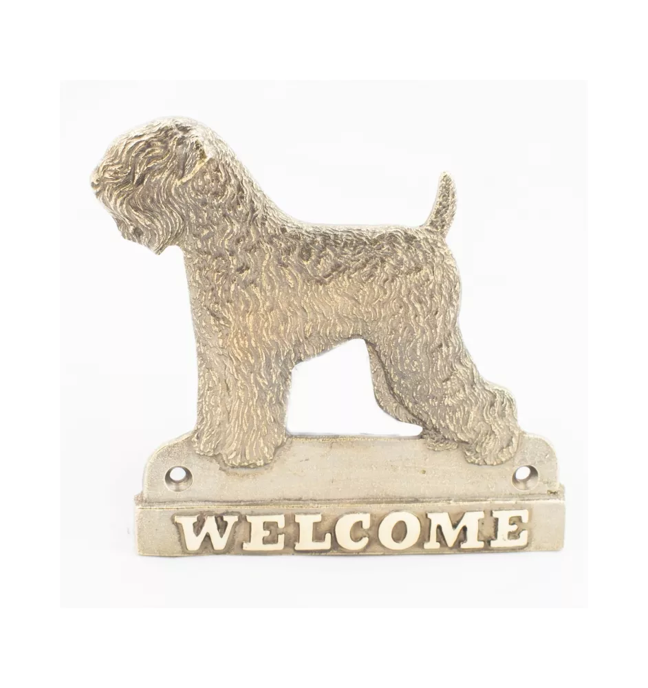 Terrier noir russe - une plaque de porte avec un chien, une plaque de bienvenue en laiton, une enseigne exceptionnelle avec l'inscription Welcome de la marque Art-Dog