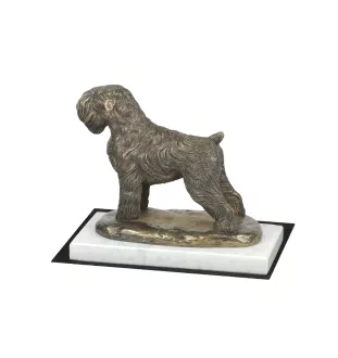 Terrier noir russe - une statuette de chien, une figurine en marbre blanc, un trophée pour l'exposition de chiens de la marque Art-Dog