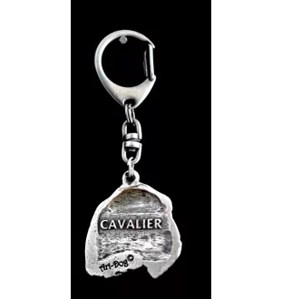 Cavalier King Charles Spaniel I - Porte-clés argenté avec un chien dans une boîte cadeau, décoration de sac à main, pendentif de sac à dos par la marque Art-Dog