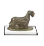 Tschechischer Terrier,   Böhmischer Terrier, Český Teriér - Hundestatue, Figur auf weißem Sockel, Trophäe für die Art-Dog-Hundeaustellung.