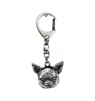 Chihuahua à poil court - Porte-clés argenté avec un chien dans une boîte cadeau, décoration de sac à main, pendentif de sac à dos par la marque Art-Dog