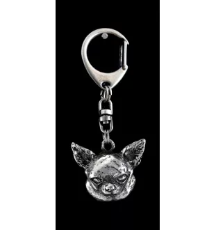 Chihuahua à poil court - Porte-clés argenté avec un chien dans une boîte cadeau, décoration de sac à main, pendentif de sac à dos par la marque Art-Dog