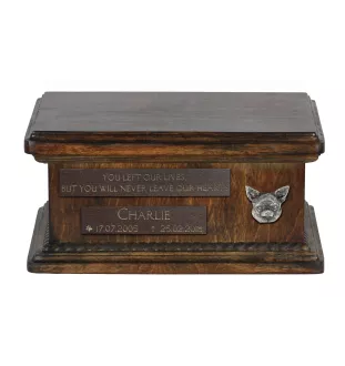 Chihuahua à poil court - urne en bois pour les cendres d'un chien, urne personnalisée avec une gravure, petite urne pour les cendres de chien de la marque Art-Dog