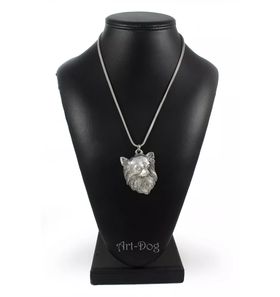 Chihuahua à poil long - un collier avec un chien, un pendentif de chien sur une chaîne en argent, un bijou unique de la marque Art-Dog