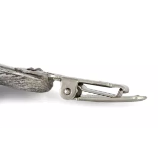 Chihuahua Langhaar - Brosche mit Clip, Startnummernhalter, versilberte Anstecknadel für Hundeausstellungen der Marke Art-Dog