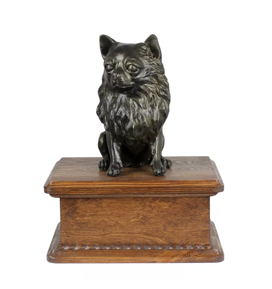 Chihuahua Kurzhaar - Eine Urne für die Asche eines Hundes mit einer Statue, eine personalisierte hölzerne Urne, eine kleine Urne für Hundeschnuppen der Marke Art-Dog.