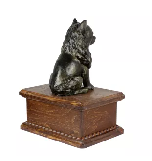 Chihuahua Kurzhaar - Eine Urne für die Asche eines Hundes mit einer Statue, eine personalisierte hölzerne Urne, eine kleine Urne für Hundeschnuppen der Marke Art-Dog.