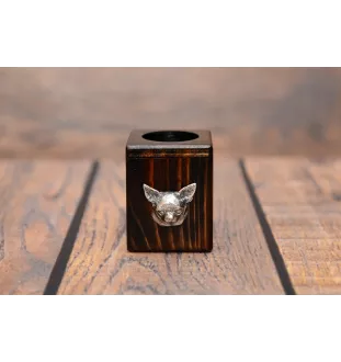 Chihuahua à poil court - bougeoir en bois avec un chien, un souvenir unique après la perte d'un chien, une œuvre artisanale de la marque Art-Dog