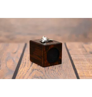 Chihuahua à poil court - bougeoir en bois avec un chien, un souvenir unique après la perte d'un chien, une œuvre artisanale de la marque Art-Dog