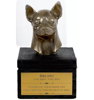 Chihuahua à poil court I - une urne avec une gravure et une sculpture de chien, un dernier adieu, un produit fait à la main de la marque Art-Dog