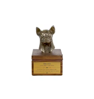 Chihuahua Kurzhaar I - Eine Ascheurne für Hunde mit einer Statuette, eine kleine Urne für Hunde, eine personalisierte Urne mit dem Porträt eines Hundes von der Marke Art-Dog.