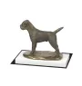 Border Terrier - Hundestatue, Figur auf weißem Sockel, Trophäe für die Art-Dog-Hundeaustellung.